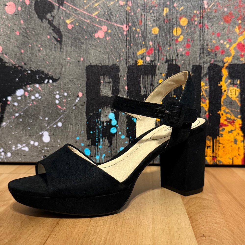 Life Stride Black Open-Toe Heels